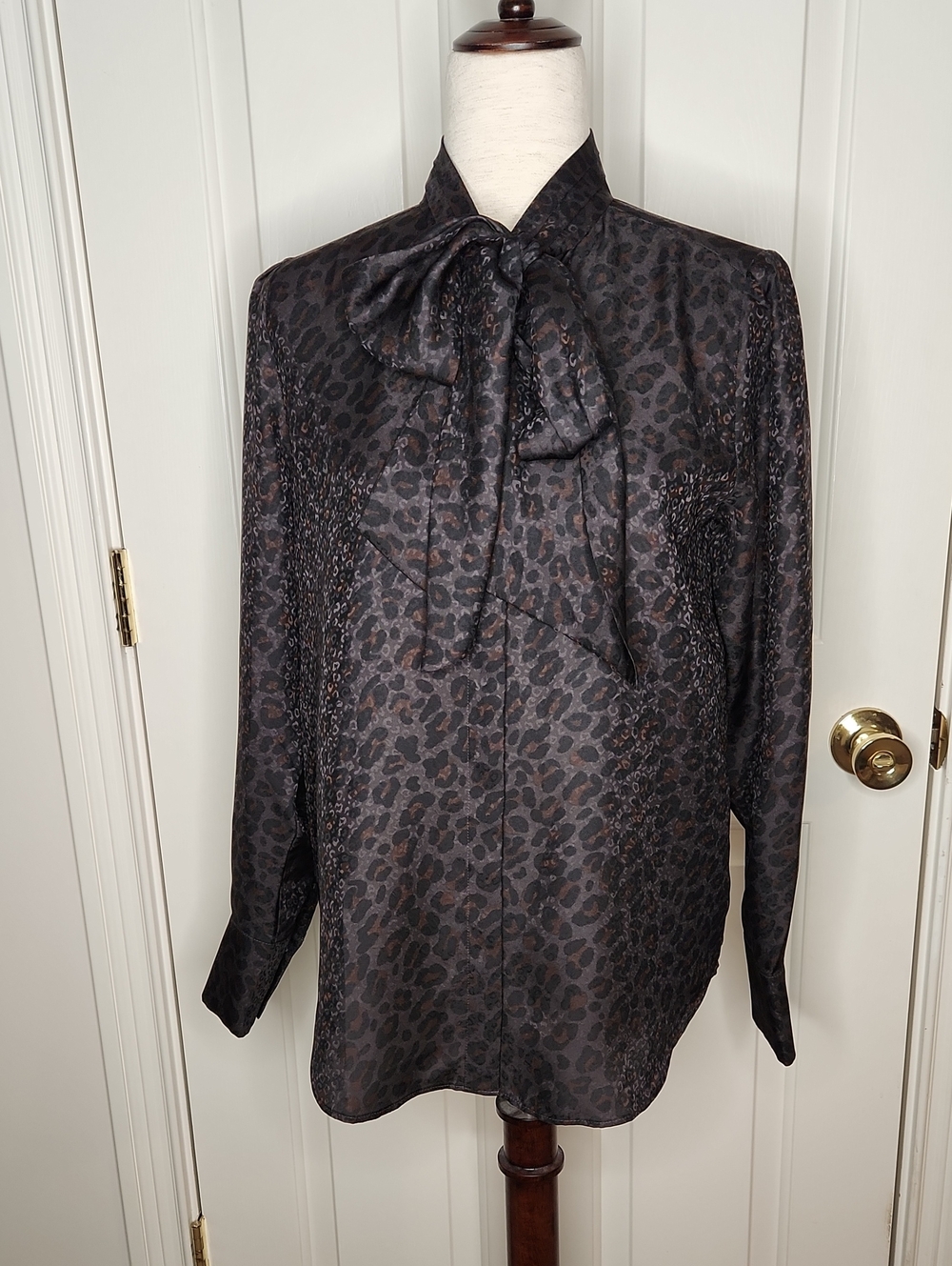Ann Taylor Iridescent Leopard Print Tie Neck Blouse Size S NWT